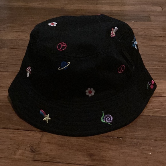 2PACK Bucket Hat Black & White Styled - Picture 2 of 4